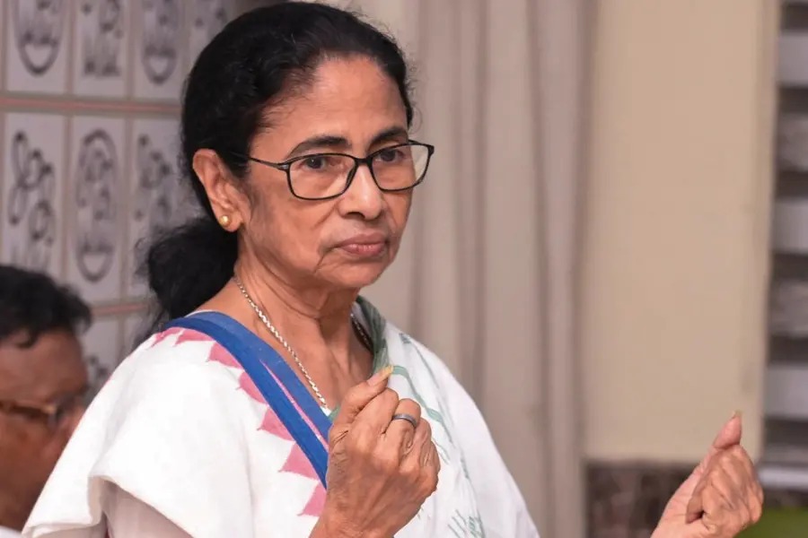 Mamata Under Pressure: ED Freezes ₹440 Crore Linked to TMC Accounts