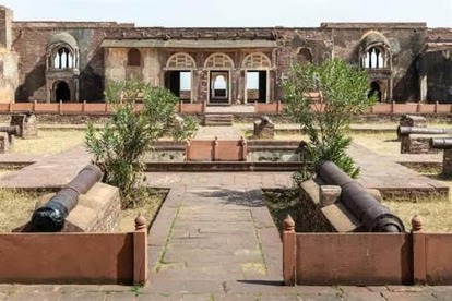 400-Year-Old Historic Cannon Stolen in Daring Fort Heist ; Black Market Value Estimated at ₹2–5 Crore
