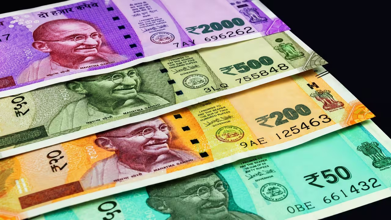 RBI’s Big Move : India Set to Introduce 200 Crore Polymer Banknotes; Fake Currency to Become Harder to Produce