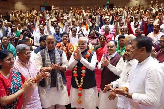 “Delhi Can Be a Dangerous Place”: PM Modi’s Message to NDA MPs, Warns Them to Stay Away From Lutyens’ Zone