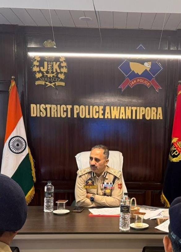 DIG SKR Reviews Security, Law & Order Situation in Awantipora ; Calls for Heightened Vigilance, Strong Coordination