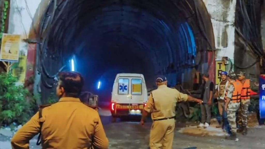Chamoli Tunnel Tragedy : 22 Rescued, 7 Laborers Dead, 6 Still Missing, Chest-deep Water
