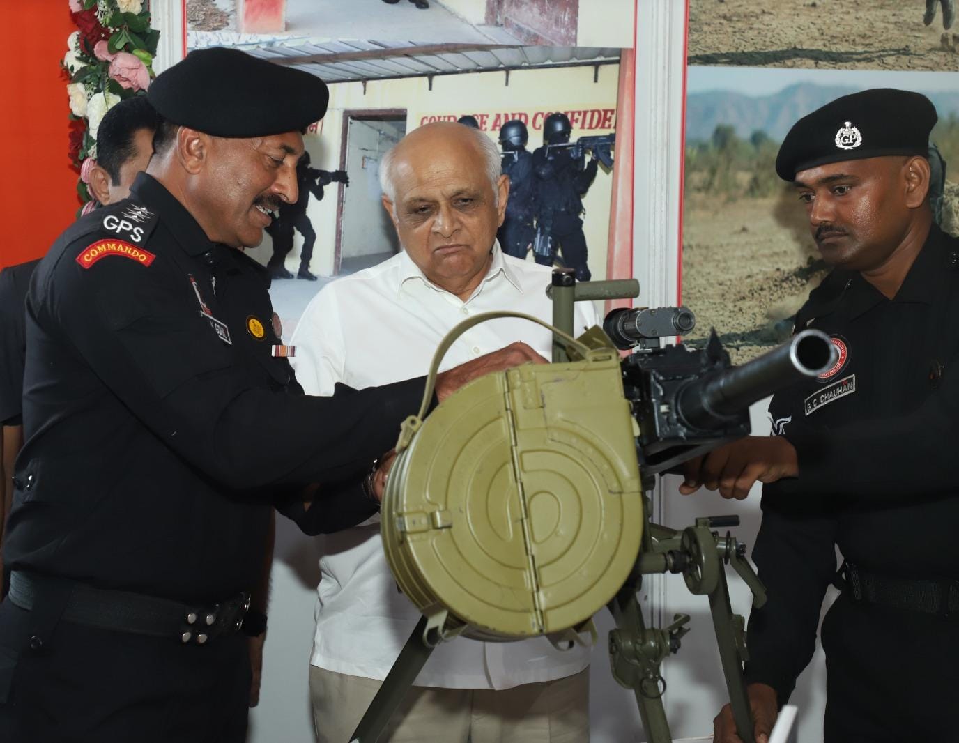Chief Minister Appreciates Gujarat Police After Reviewing Weaponry of Forces Including Chetak Commandos