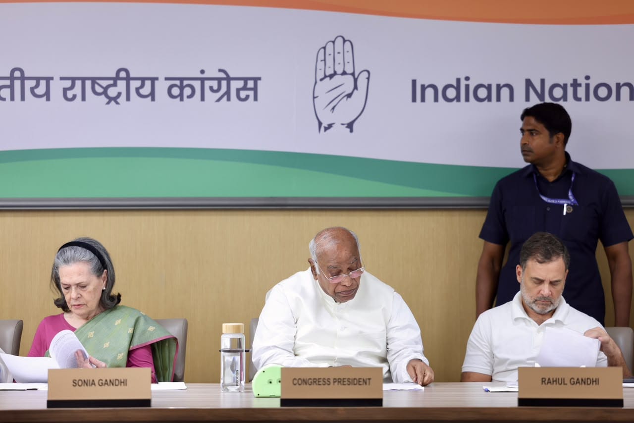 ‘Shuddhikaran’ Row : Kharge ‘Hurt’ by Congress Leaders’ Silence ; Tells CWC Meeting He Received No Support