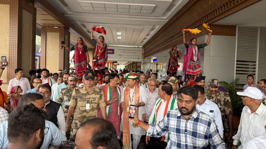 New In-charge of Gujarat Congress Randeep Surjewala Visits Gujarat