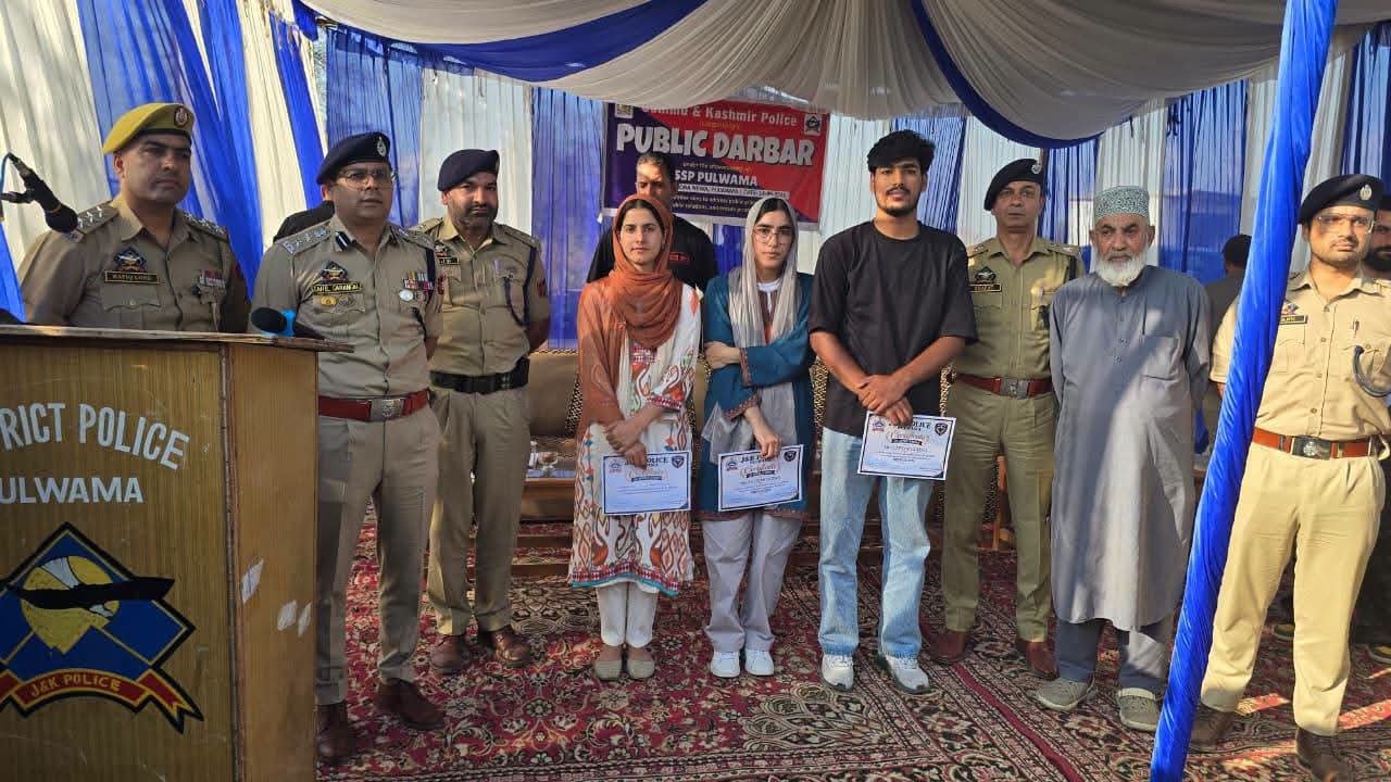 SSP Pulwama Chairs Public Darbar at Wanpora, Assures Timely Redressal of Public Grievances
