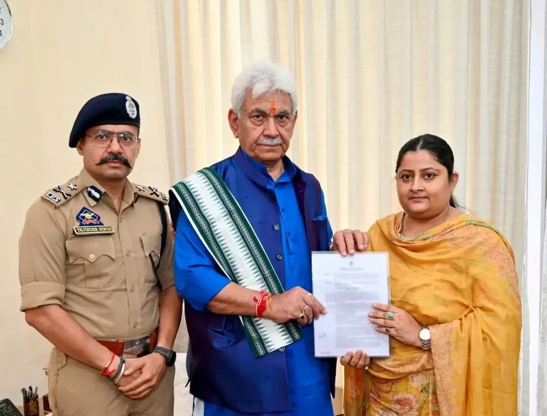 LG Sinha Hands Over Compassionate Appointment Letter to Wife of Late J&K Police SI