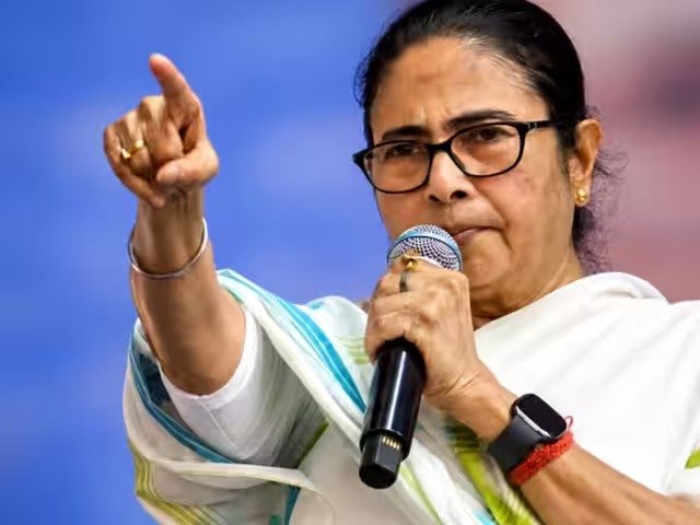 Mamata Banerjee Targets Election Commission Over SIR, Demands CEC Gyanesh Kumar’s Resignation